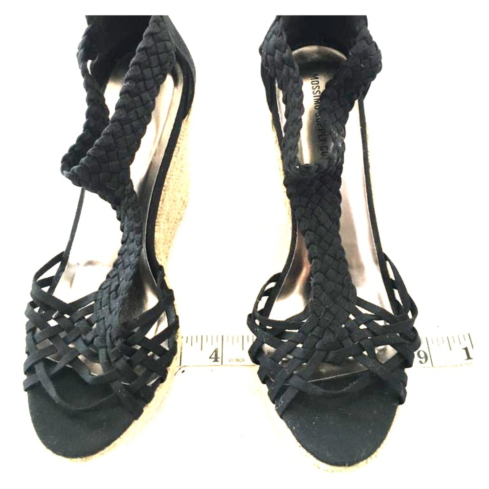 Mossimo  women’s wedges size 6.5